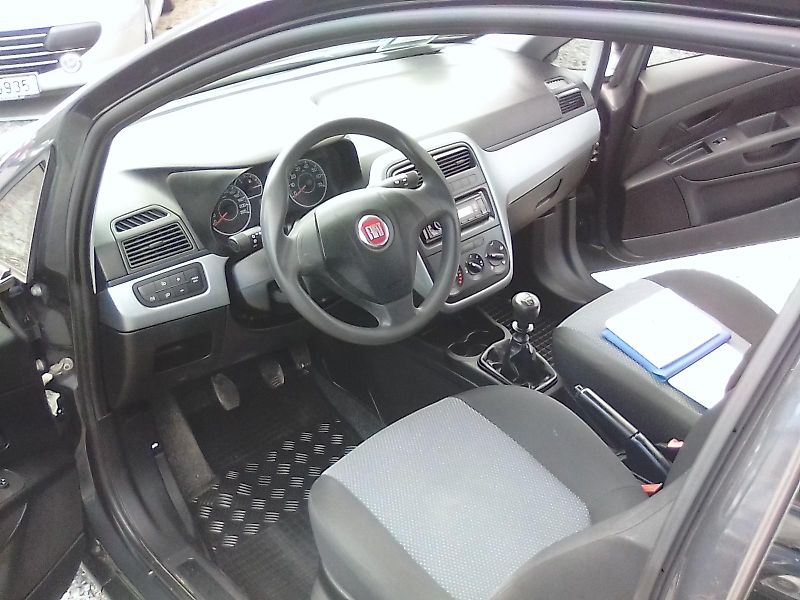 Fiat Punto (2010) 1.2i , 2.majitel - fotka 15 z 32