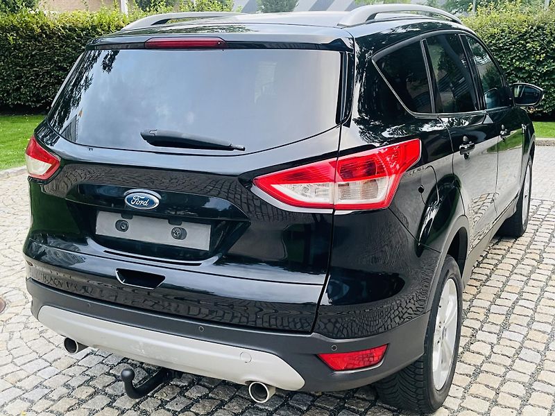 Ford Kuga 2.0TDCi 4x4 MAN TAŽNÉ VÝHŘEV - fotka 12 z 44