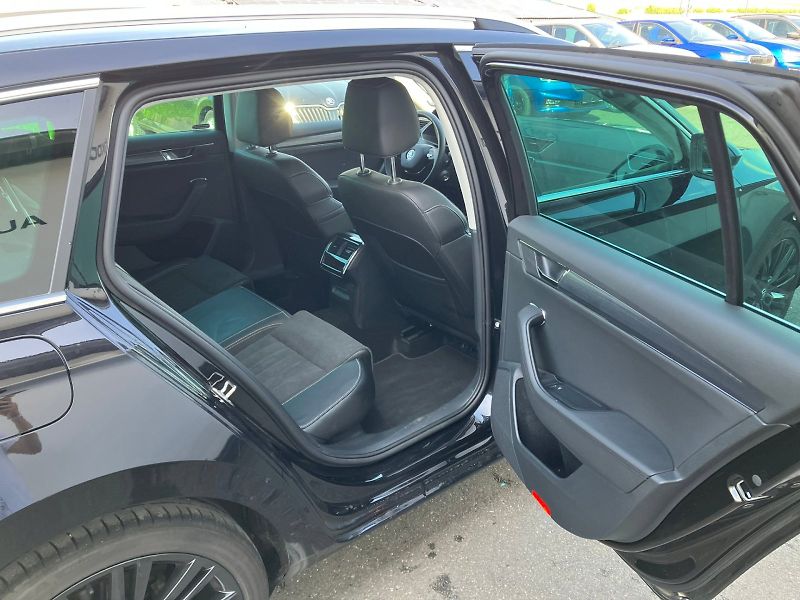 Škoda Superb (2024) 2.0 TDI / 110 kW DSG Style Plu - fotka 17 z 30
