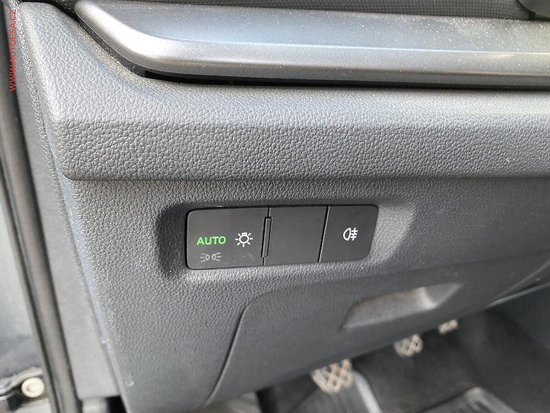 Škoda Octavia (2021) 2.0 TDi, ČR, Active, LED - fotka 15 z 17
