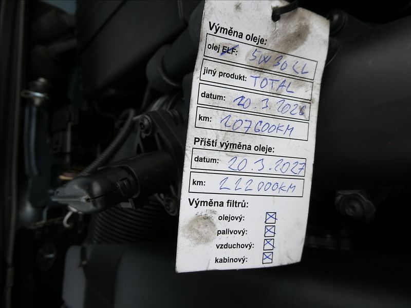Volkswagen Passat 2,0 TDi 103kW Comfort,NAVI,TZ - fotka 32 z 38