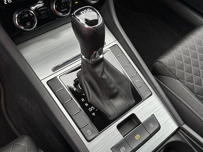Škoda Superb (2021) Combi 2.0 TDI DSG Ambition - fotka 23 z 31