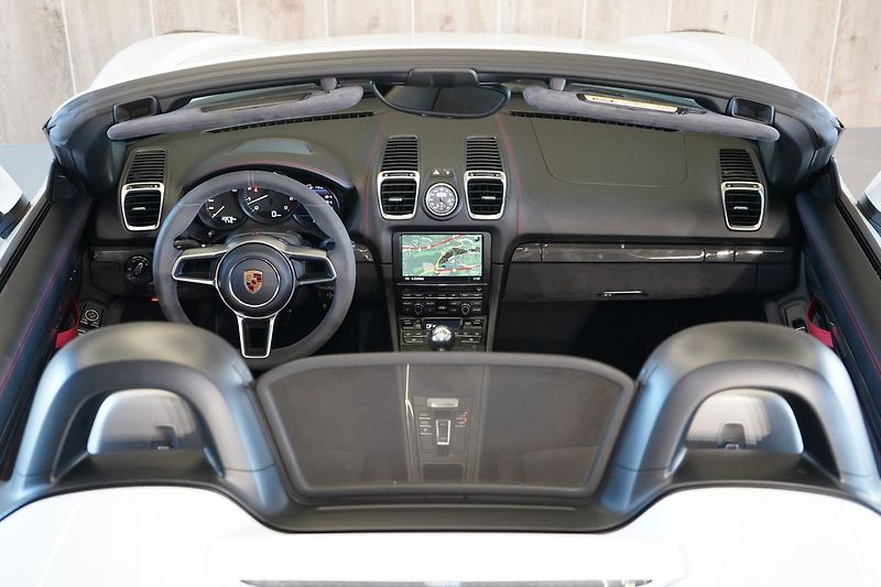 Porsche Boxster Spyder, Burmester, PDLS,Manuál - fotka 48 z 50