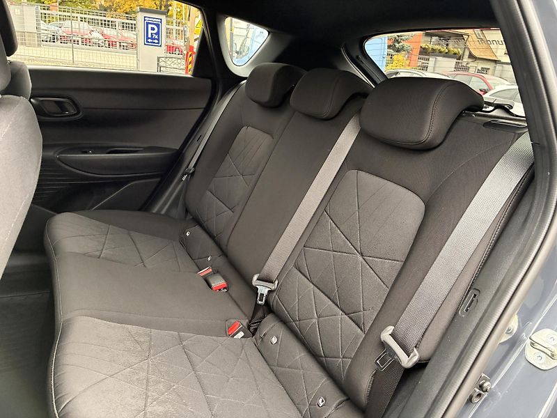 Hyundai Bayon 1.2i 62kW PLAY ČR REZERVACE - fotka 13 z 31