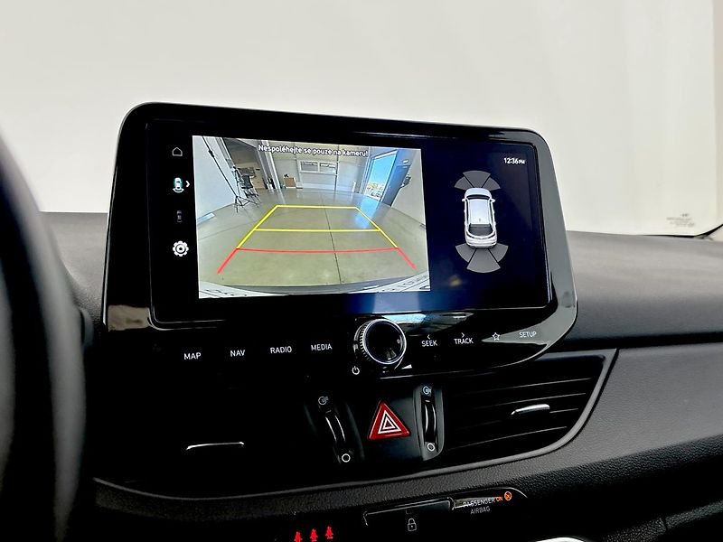 Hyundai i30 Smart DCT - fotka 24 z 27