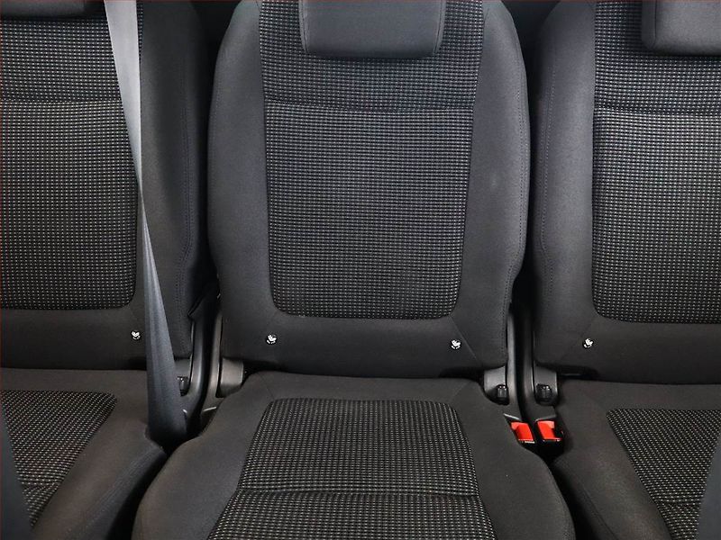 Peugeot 5008 (2016) 1.6 BlueHDi, Automat, Navi - fotka 8 z 18