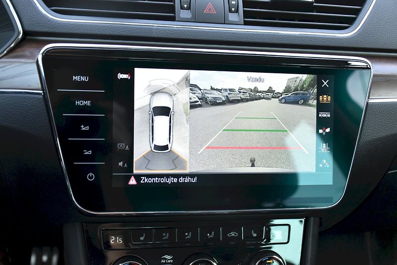 Škoda Superb (2024) Scout 2.0 TSI 206kW 4x4 DSG - fotka 15 z 34