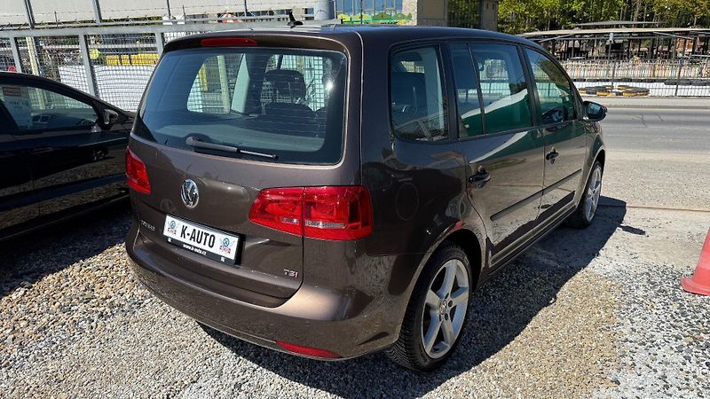 Volkswagen Touran (2011) 1.4TSi 103kW *DSG*Webasto*ALU* - fotka 4 z 21