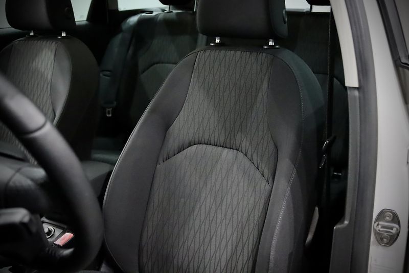 Seat Leon ST 1.4 TSI 103 kW  - fotka 15 z 32