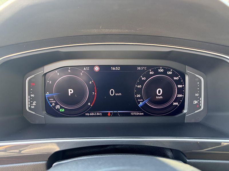 Volkswagen Tiguan 1.5TSI DSG MATRIX REZERVACE - fotka 22 z 58