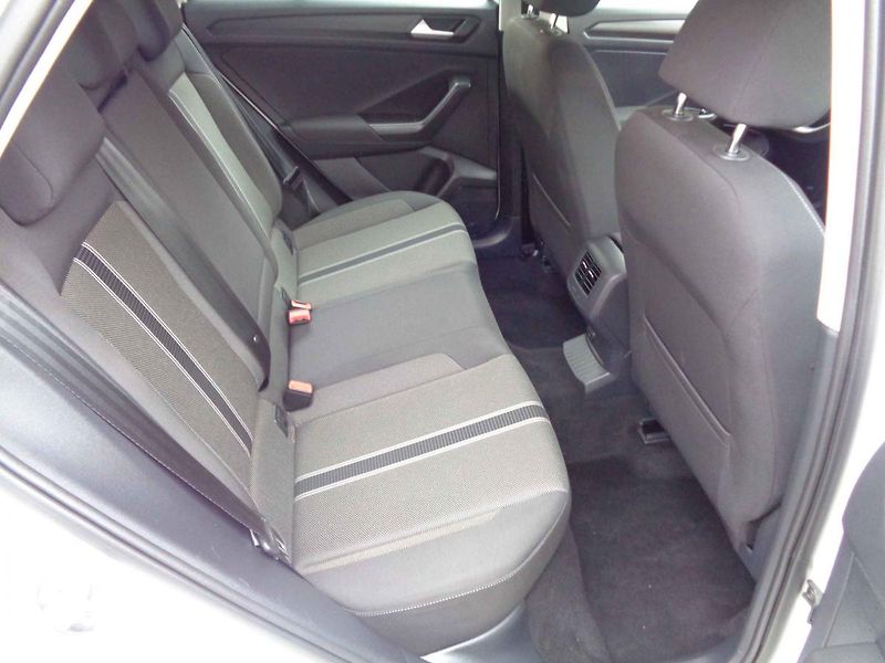 Volkswagen T-Roc (2019) TDI-85 ACC ALU kamera PDC NAVI - fotka 11 z 29
