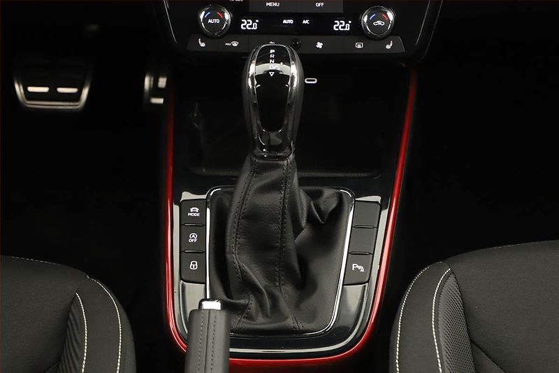Škoda Fabia (2025) 1.0 TSI, MONTE CARLO, AUTOMAT - fotka 12 z 14