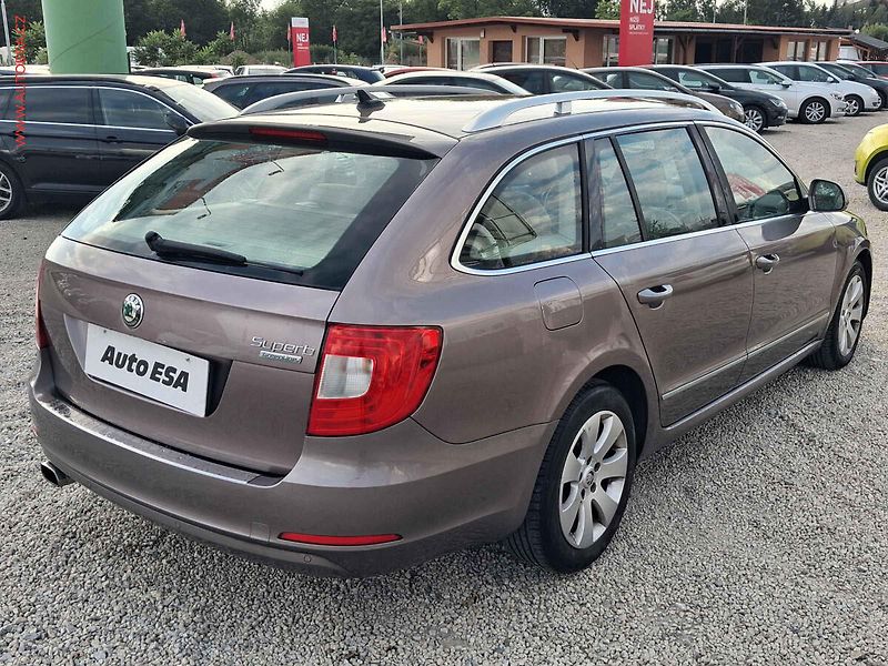 Škoda Superb (2012) 1.6TDi, Xenon - fotka 4 z 23