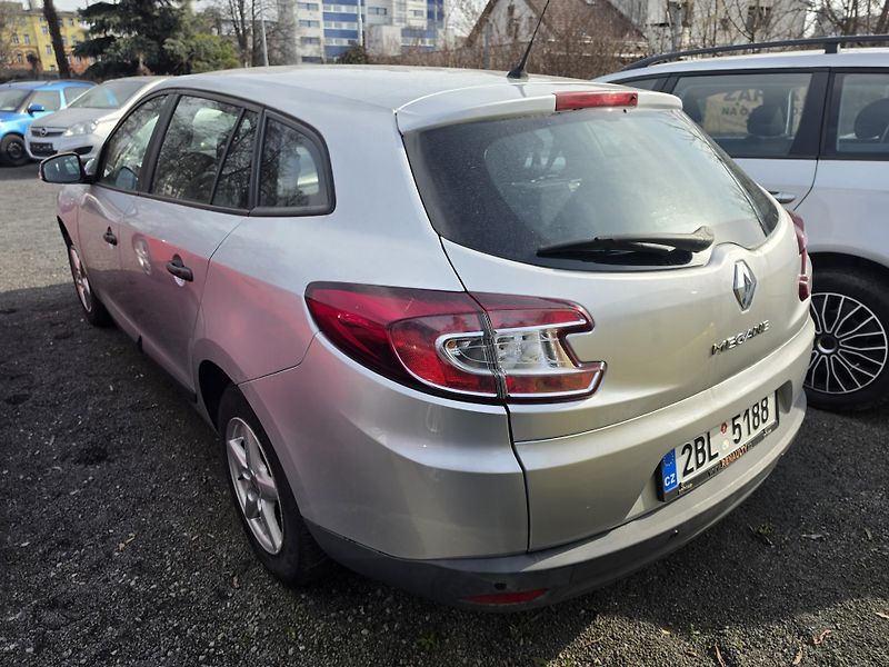 Renault Mégane 1.6 i Parkovací senzory  - fotka 3 z 20