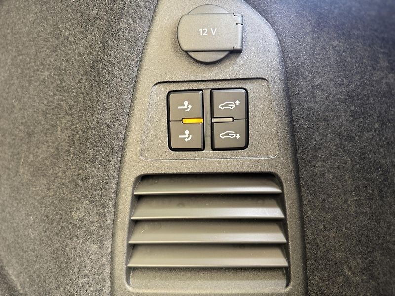 Volkswagen Touareg 3.0Tdi*1-MAJ*DPH*R-LINE*HUD* - fotka 15 z 47