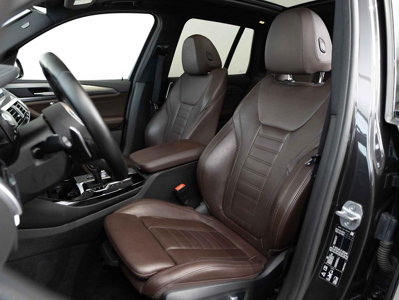 BMW X3 M40d - fotka 18 z 23