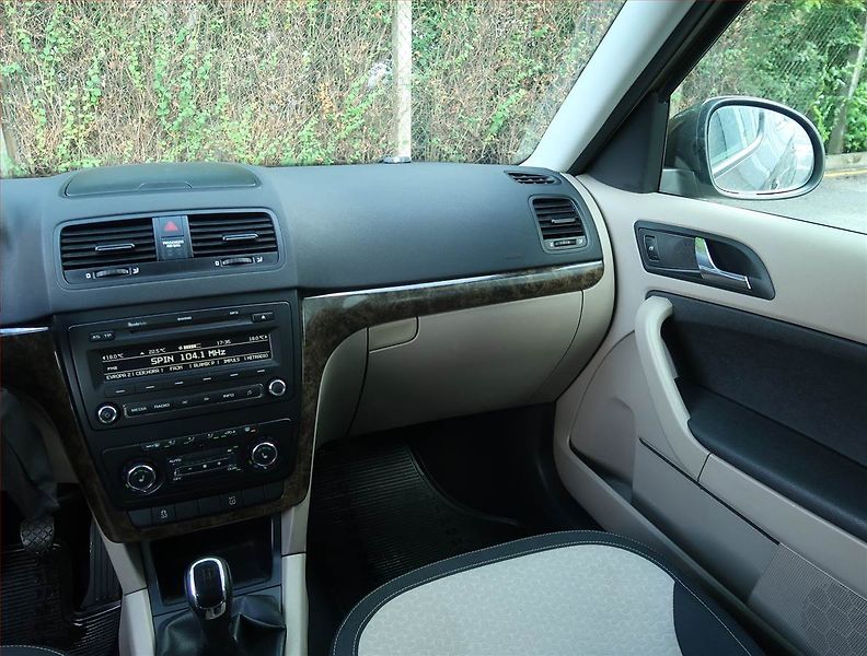 Škoda Yeti (2011) 2.0 TDI, ČR,1.maj, Serv.kniha - fotka 8 z 18