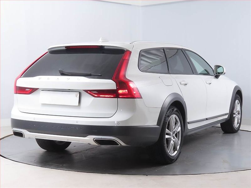 Volvo V90 (2018) Cross Country - fotka 5 z 17