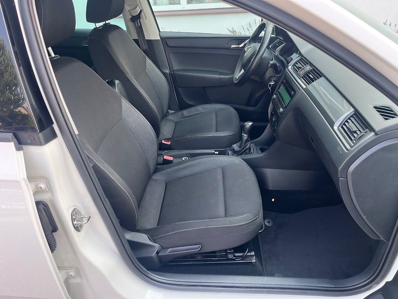 Škoda Rapid (2014) 1.2 TSI Serviska - fotka 13 z 22