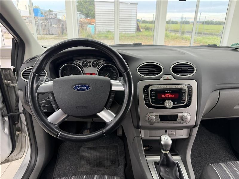 Ford Focus 1,6 i, Klima, 16V, 74kw, - fotka 14 z 24