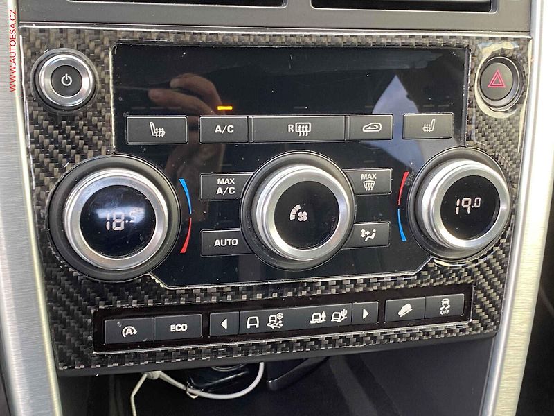 Land Rover Discovery Sport (2017) 2.0 TD4 4x4, AT, bixen, panor - fotka 18 z 21