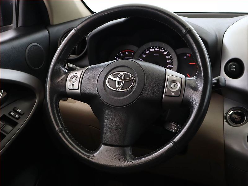 Toyota RAV4 (2008) 2.2 D-CAT, 4X4, Tempomat - fotka 12 z 19