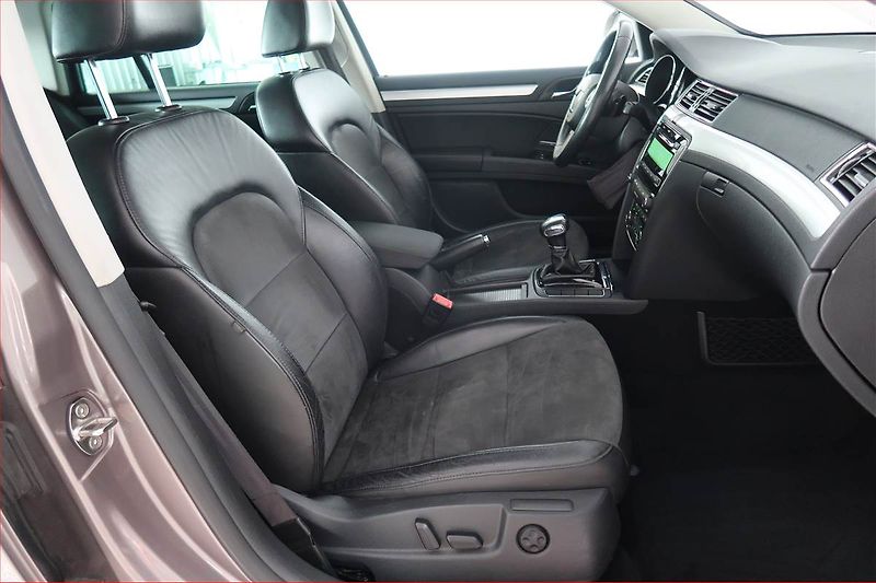 Škoda Superb (2013) Ambition 2.0 TDI, Automat - fotka 9 z 18