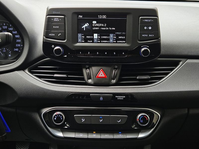 Hyundai i30 1,4i 73kW, Start Plus, serv.kn - fotka 20 z 32