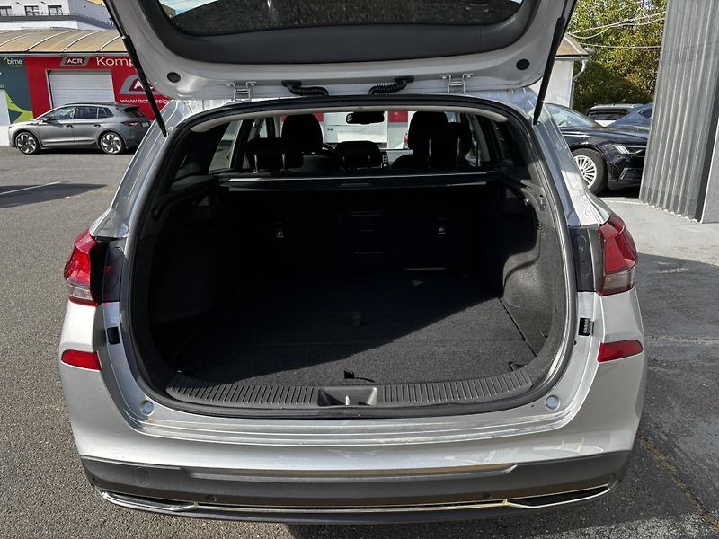 Hyundai i30 (2023) Kombi Smart 1.5 T-GDI MHEV - fotka 12 z 12