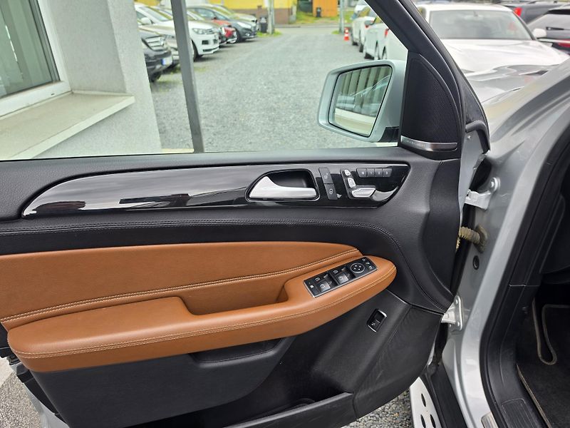 Mercedes-Benz GLS 350CDI 4-MATIC AMG Harman - fotka 17 z 27