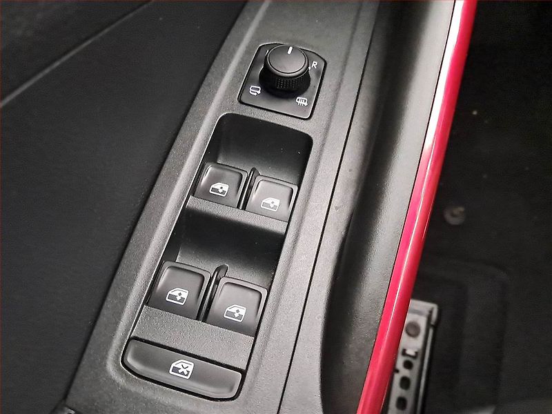 Škoda Fabia (2025) Monte Carlo 1.0 TSI - fotka 18 z 19