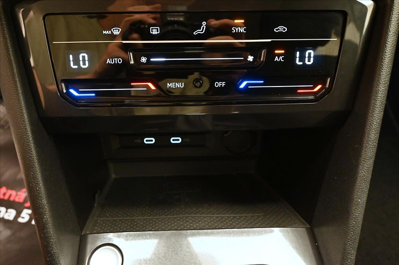 Volkswagen Tiguan Allspace 2,0 TDI 110kW DSG 7Míst Záruka - fotka 21 z 32