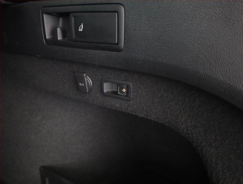 Volkswagen Passat (2017) 2.0 TDI, Automat, Kůže, Navi - fotka 19 z 21