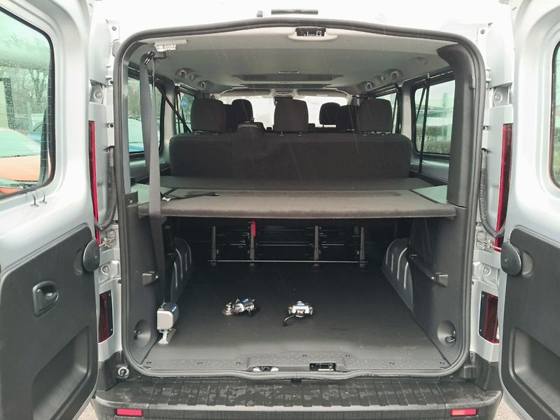 Renault Trafic (2025) L2 Equilibre Blue dCi 150 Comb - fotka 22 z 28