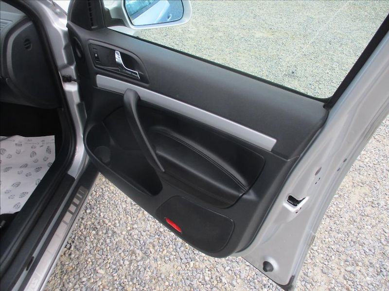 Škoda Octavia 2,0 TDI RS, aut.klima,tažné, - fotka 10 z 38