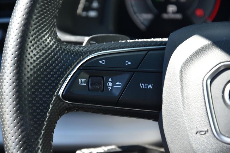 Audi Q8 50 TDI QUATTRO S-LINE ČR - fotka 15 z 35