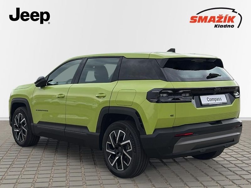 Jeep Compass (2026) Altitude Plug-in Hybrid 225k - fotka 3 z 23