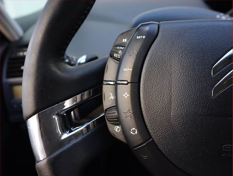 Citroën C4 Picasso (2012) 1.6 HDi, Automat, 7 míst - fotka 16 z 19