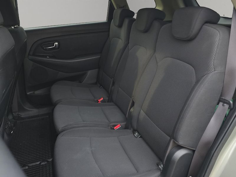 Kia Carens (2014) 1.6 GDi 99kW, DPH, 1. Maj. - fotka 23 z 25
