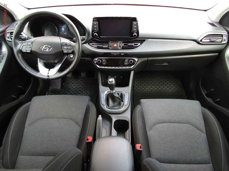 Hyundai i30 (2023) 1.0 T-GDi, ČR, Smart - fotka 8 z 19