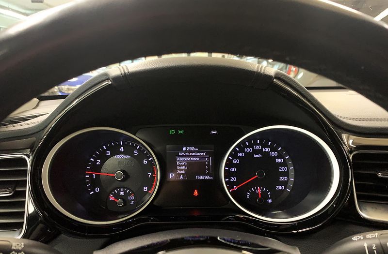 Kia Ceed 1,4 T-GDi Exclusive DCT, ČR - fotka 16 z 25