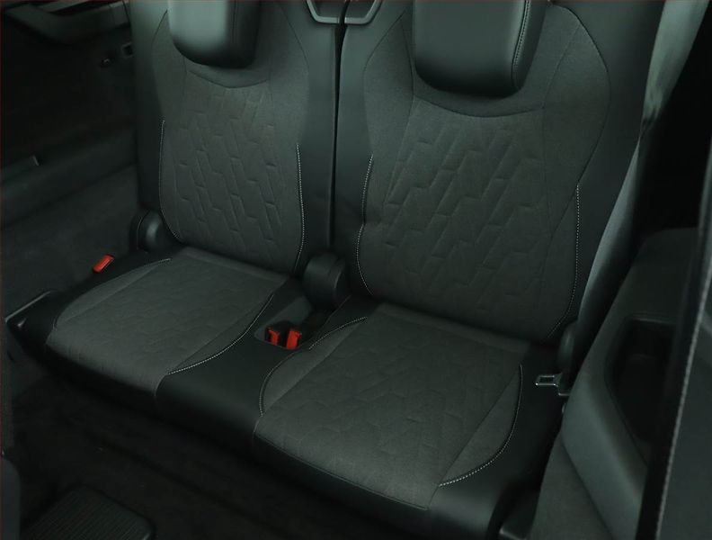 Volkswagen Tayron (2025) 1.5 eTSI - fotka 17 z 19