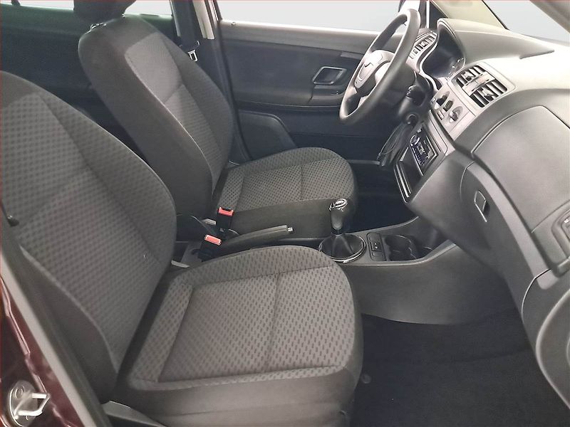 Škoda Fabia (2012) 1.2 12V, Park. senzory - fotka 9 z 15