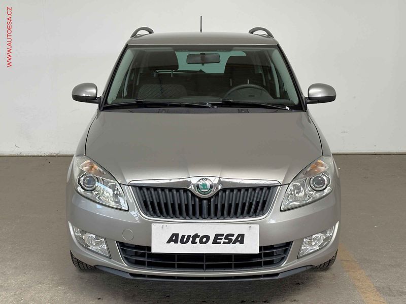 Škoda Fabia (2012) 1.2 TSi, Ambition - fotka 2 z 14