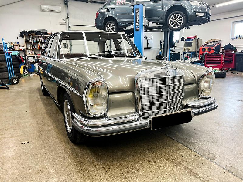 Mercedes-Benz Ostatní 250 SE 2.5 benzín 110kW - fotka 1 z 15