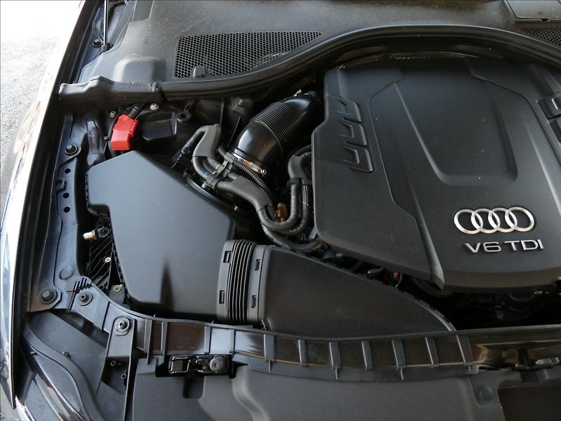 Audi A6 3,0 TDI 160kW quattro,2 x kola - fotka 35 z 54