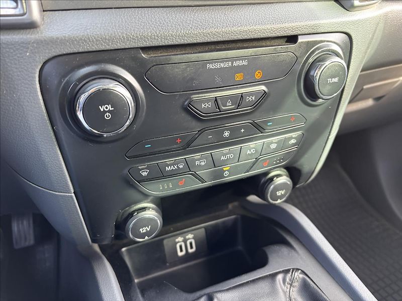 Ford Ranger 3,2 Limited 147kW DPH - fotka 31 z 37