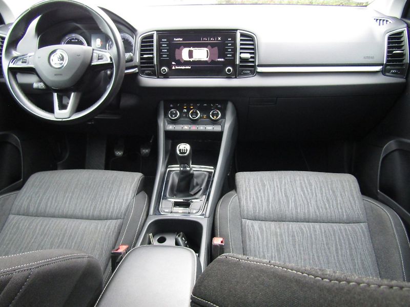 Škoda Karoq (2019) 1.0 TSI 85kW ACC + KAMERA - fotka 15 z 43