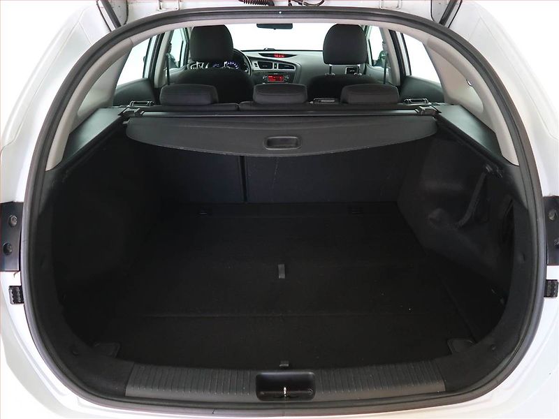 Kia Ceed (2013) 1.6 GDI, Tempomat - fotka 13 z 18