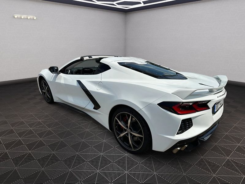 Chevrolet Corvette (2022) C8 Stingray 6.2 V8 354kW Targa - fotka 3 z 33